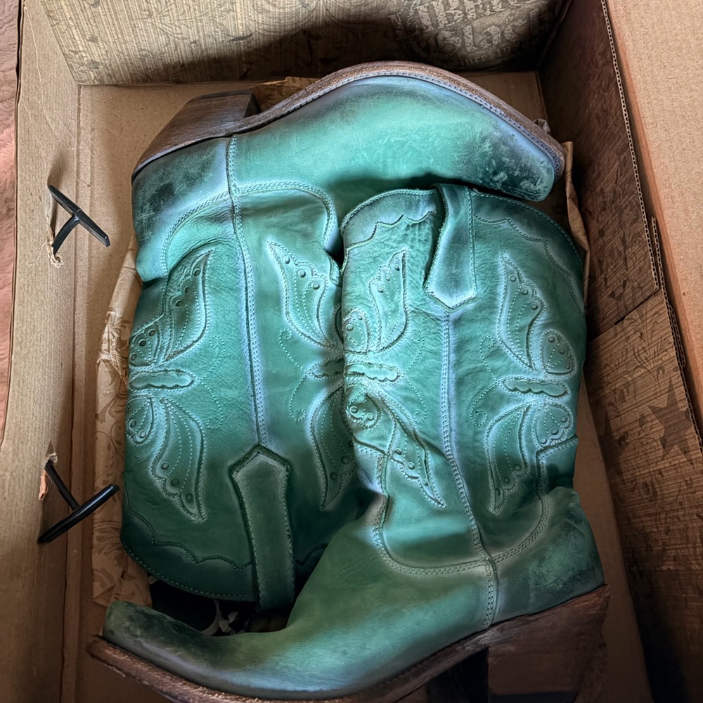 LIBERTY Black Turquoise Cowboy Boots